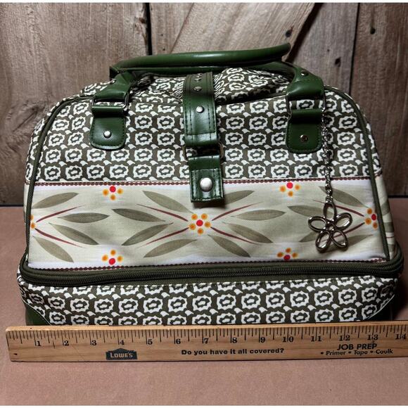 Temptations Old World Sage Green Thermal Insulated Casserole Carrier Tote Bag - Picture 3 of 9